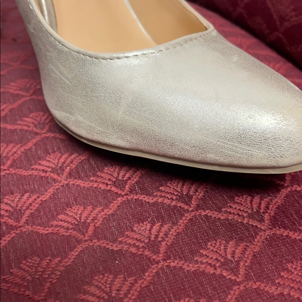 Gold heels - Picture 3 of 4